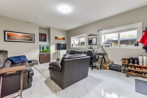 18612 56A Avenue Surrey-52