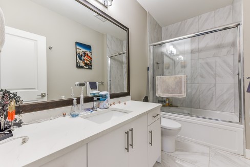 18612 56A Avenue Surrey-56