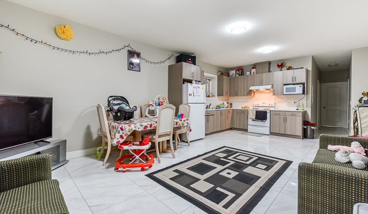 18612 56A Avenue Surrey-57