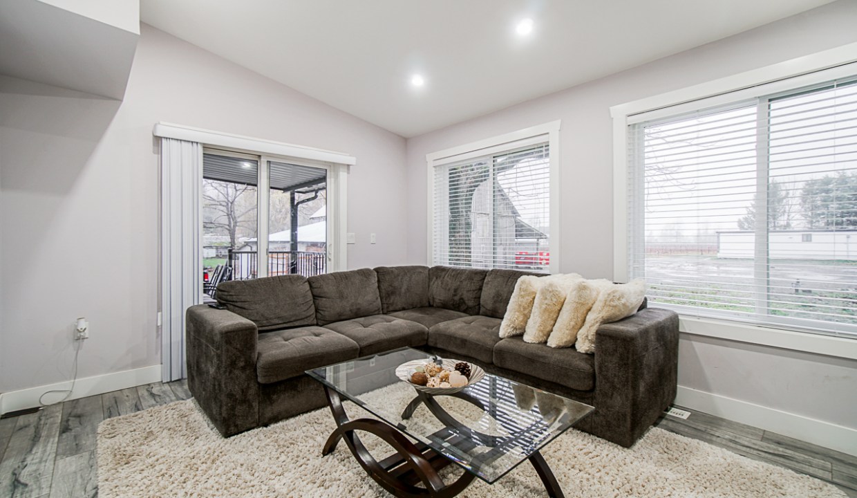 4095 Eckert Street Chilliwack-12